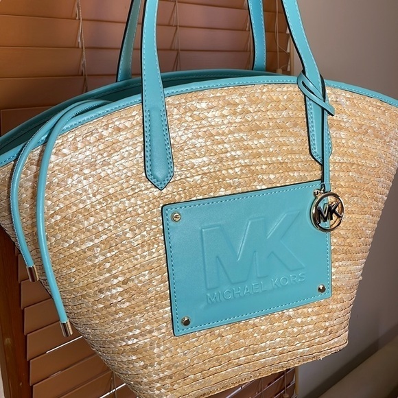 Michael Kors Kimber Large straw string tote shoulder bag - Picture 6 of 9